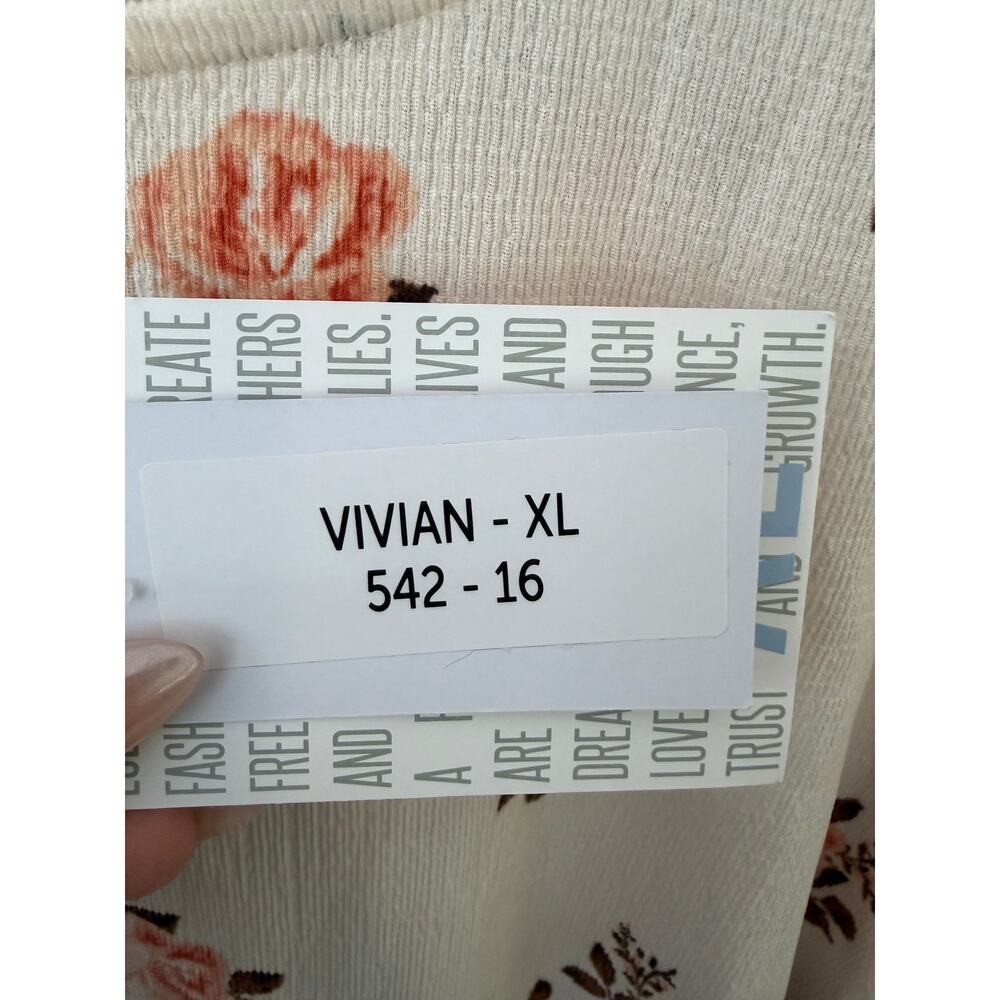 NWT LuLaRoe Vivian Floral Long Sleeve Top XL Cream Pink Rose Print Boho - Picture 6 of 10
